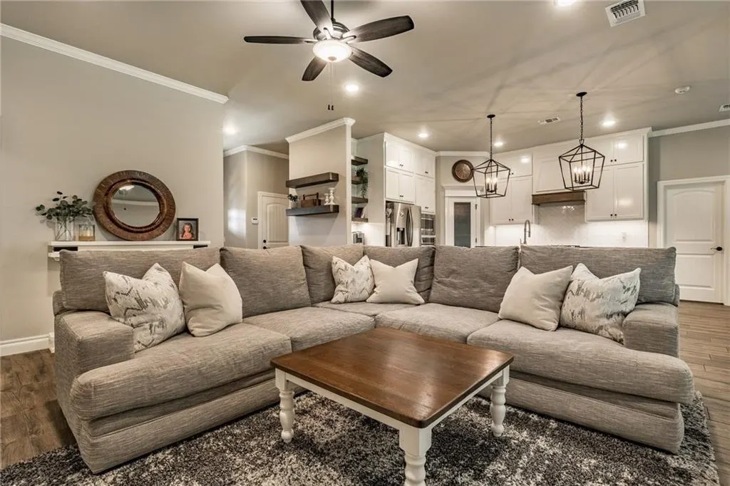 Photo 4 — 2816 Oak Hill Avenue, Edmond, OK 73034