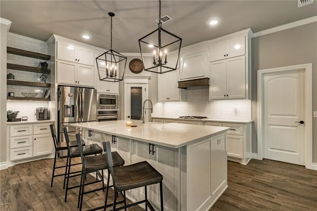 Photo 5 — 2816 Oak Hill Avenue, Edmond, OK 73034