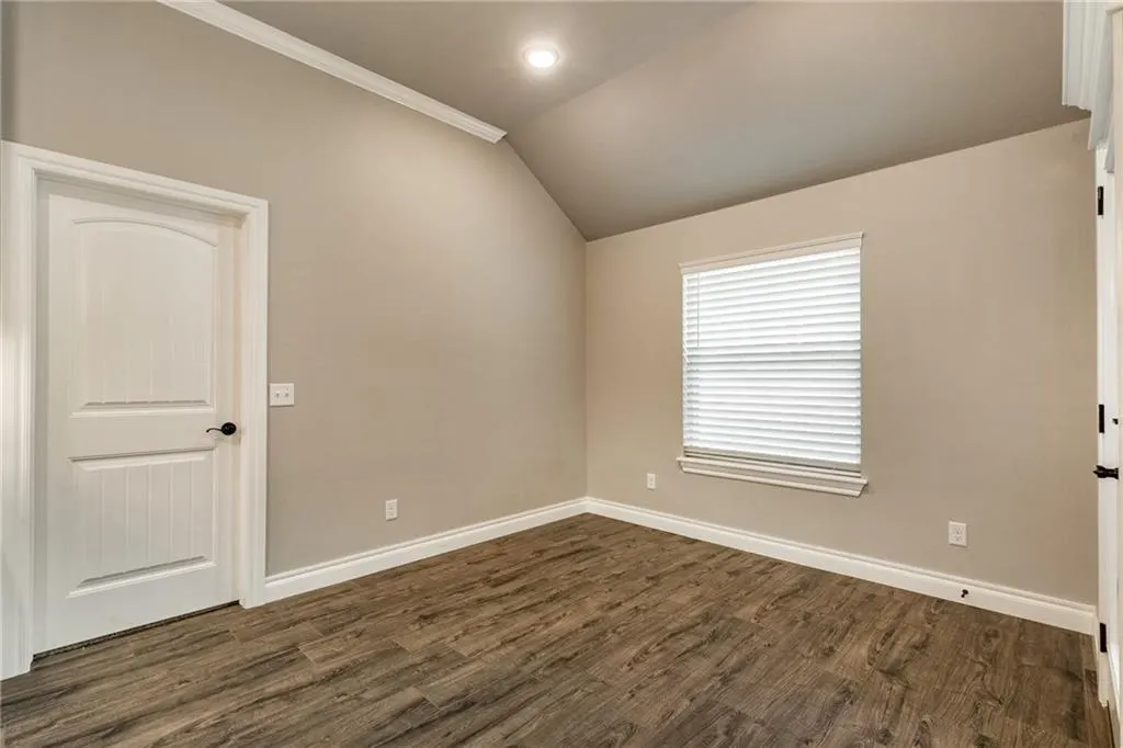 Photo 7 — 2816 Oak Hill Avenue, Edmond, OK 73034