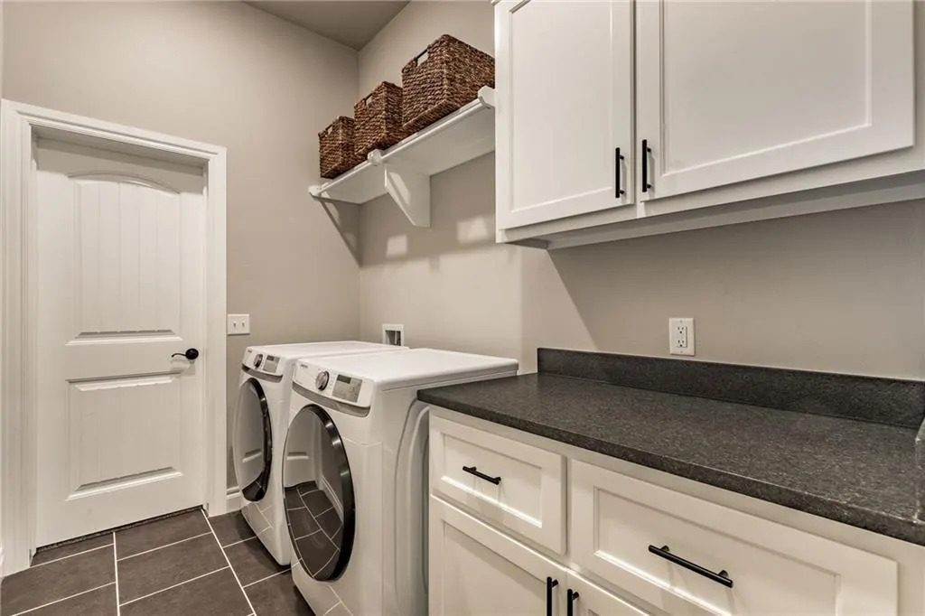 Photo 11 — 2816 Oak Hill Avenue, Edmond, OK 73034