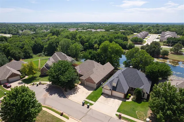 Front exterior — 4309 Whirlaway, Edmond, OK 73025