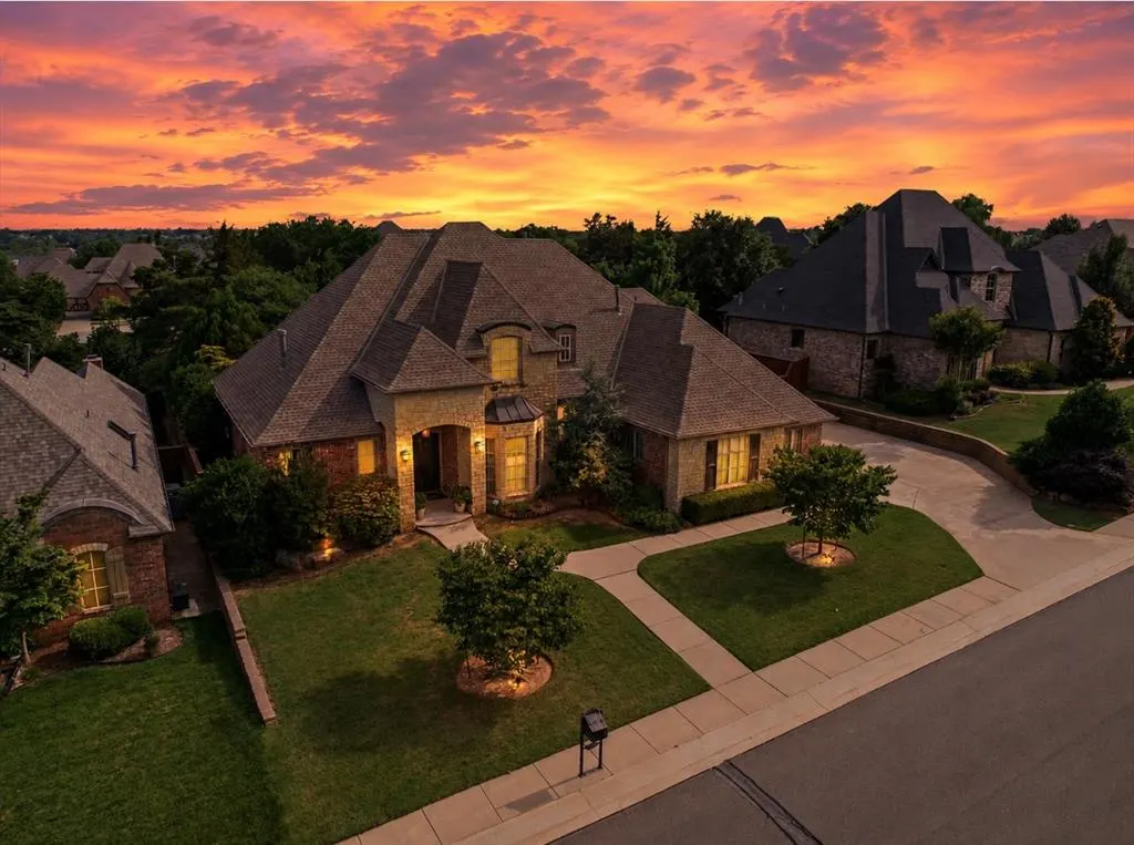Front exterior — 2316 Buffalo Pass, Edmond, OK 73034