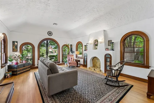 Photo 4 — 2860 NW 20th Street, Oklahoma City, OK 73107