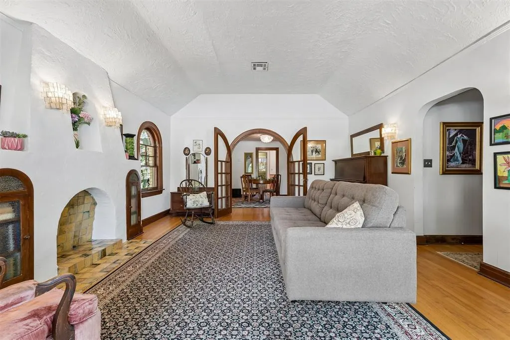 Photo 5 — 2860 NW 20th Street, Oklahoma City, OK 73107