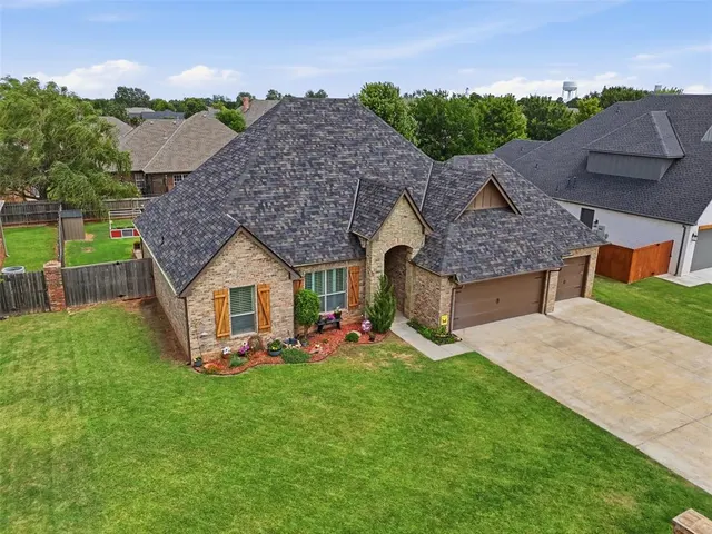 Photo 5 — 606 Elizabeth Drive, Okarche, OK 73762