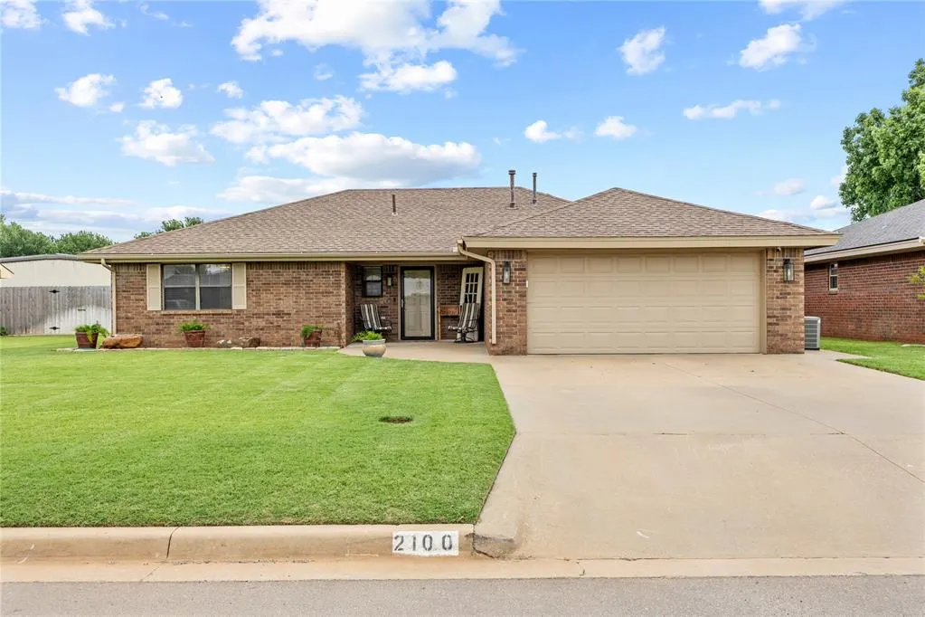 Front exterior — 2100 Morgandee Lane, Weatherford, OK 73096