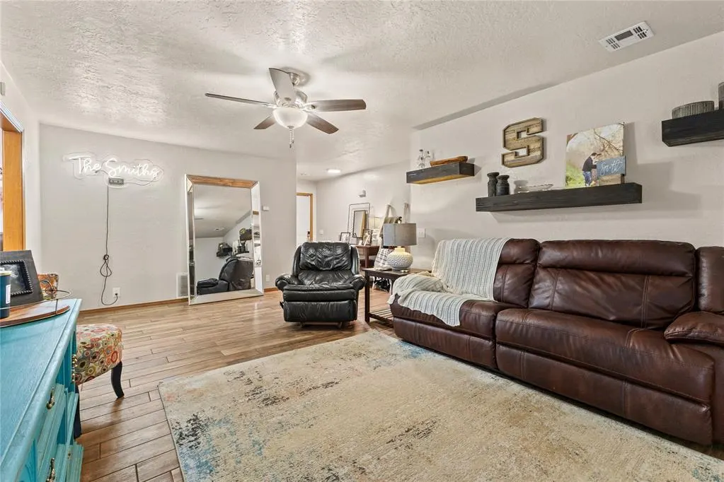 Photo 8 — 2100 Morgandee Lane, Weatherford, OK 73096