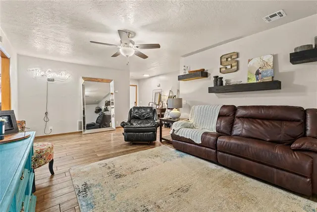 Photo 8 — 2100 Morgandee Lane, Weatherford, OK 73096