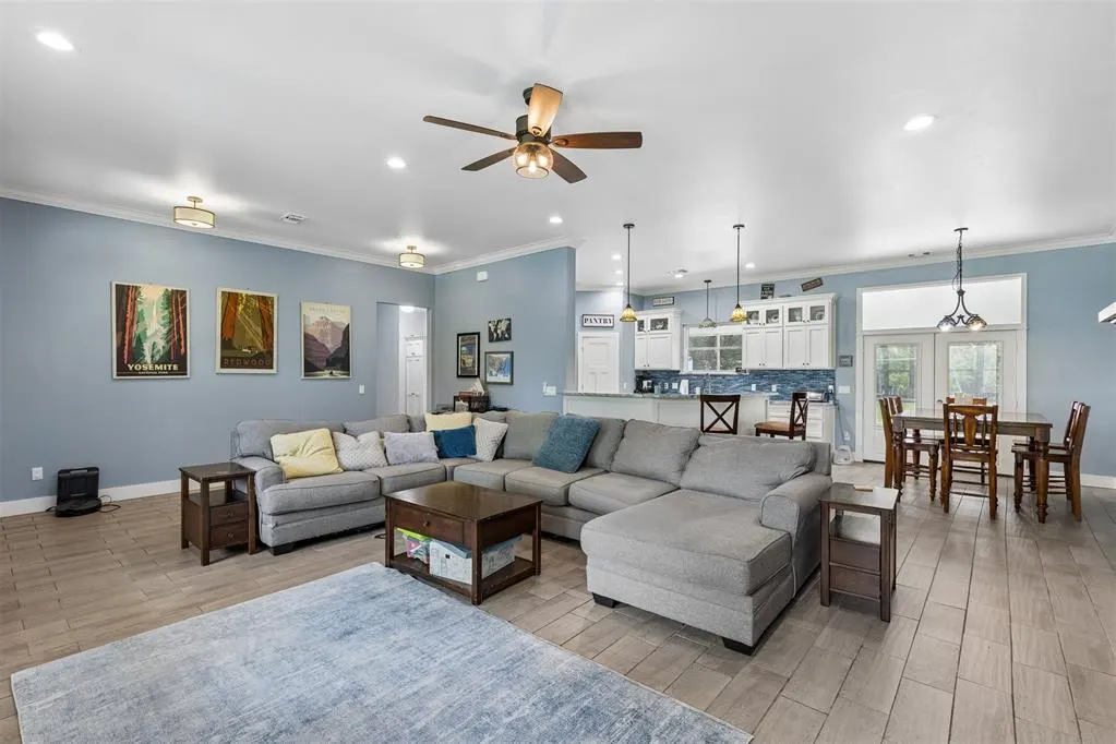 Photo 5 — 940 NW 35th Street, Moore, OK 73160