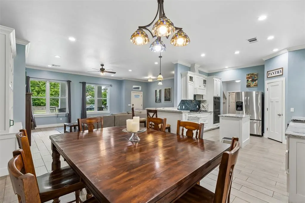 Photo 7 — 940 NW 35th Street, Moore, OK 73160