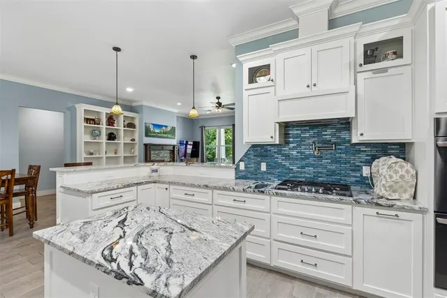 Photo 8 — 940 NW 35th Street, Moore, OK 73160