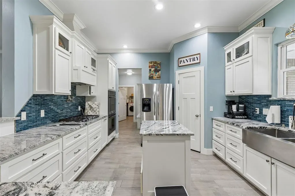 Photo 9 — 940 NW 35th Street, Moore, OK 73160