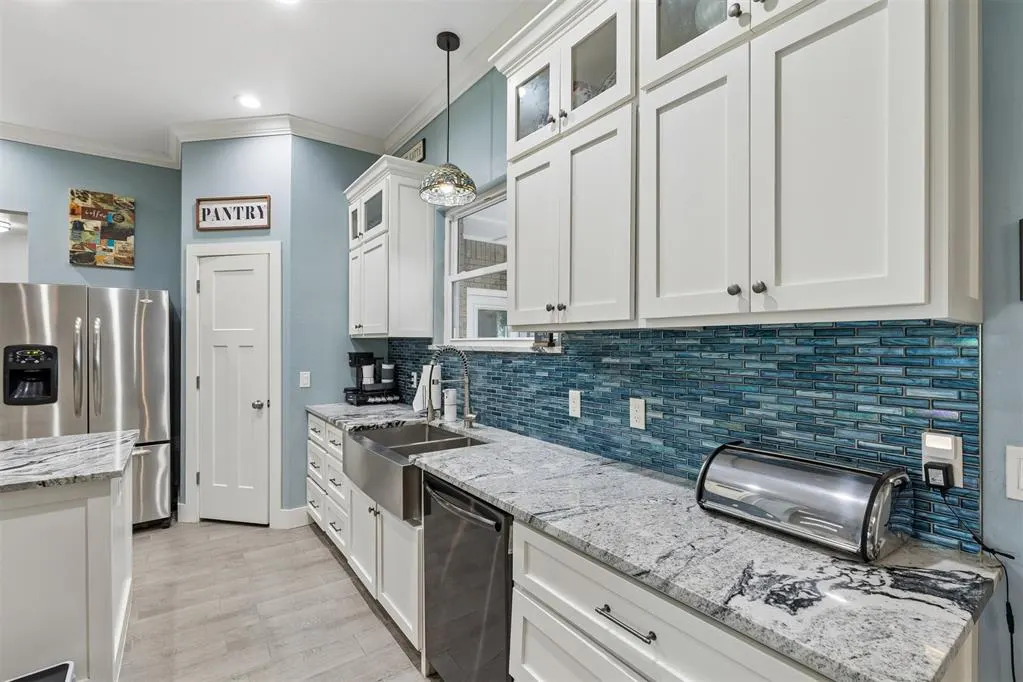 Photo 12 — 940 NW 35th Street, Moore, OK 73160