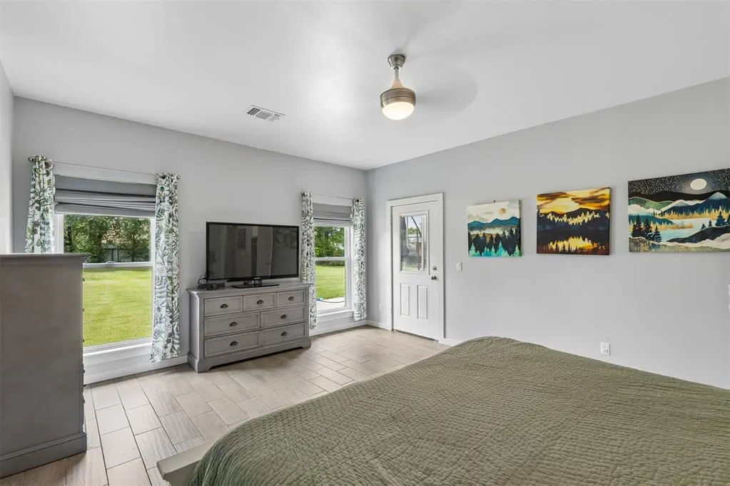 Photo 18 — 940 NW 35th Street, Moore, OK 73160