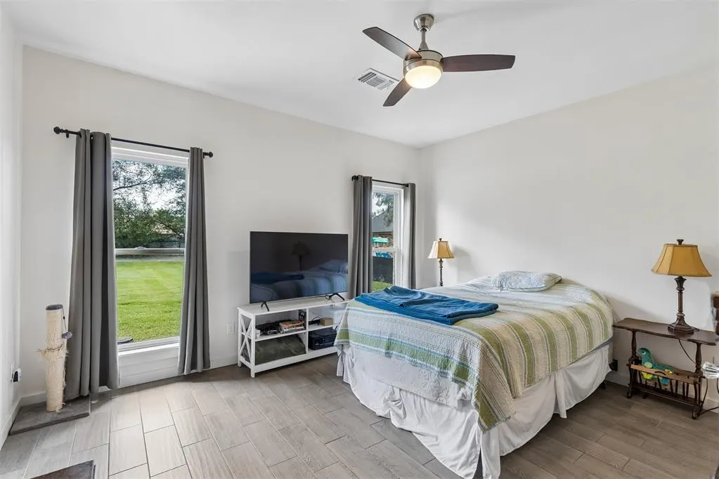 Photo 22 — 940 NW 35th Street, Moore, OK 73160