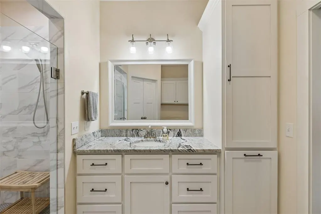 Photo 33 — 940 NW 35th Street, Moore, OK 73160