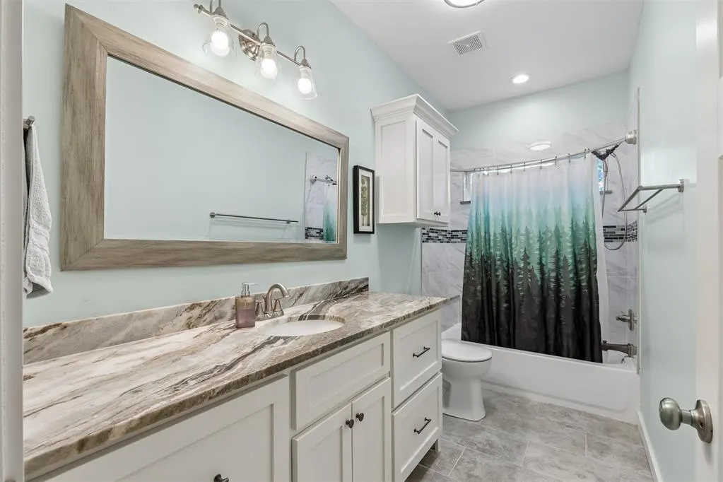 Photo 39 — 940 NW 35th Street, Moore, OK 73160