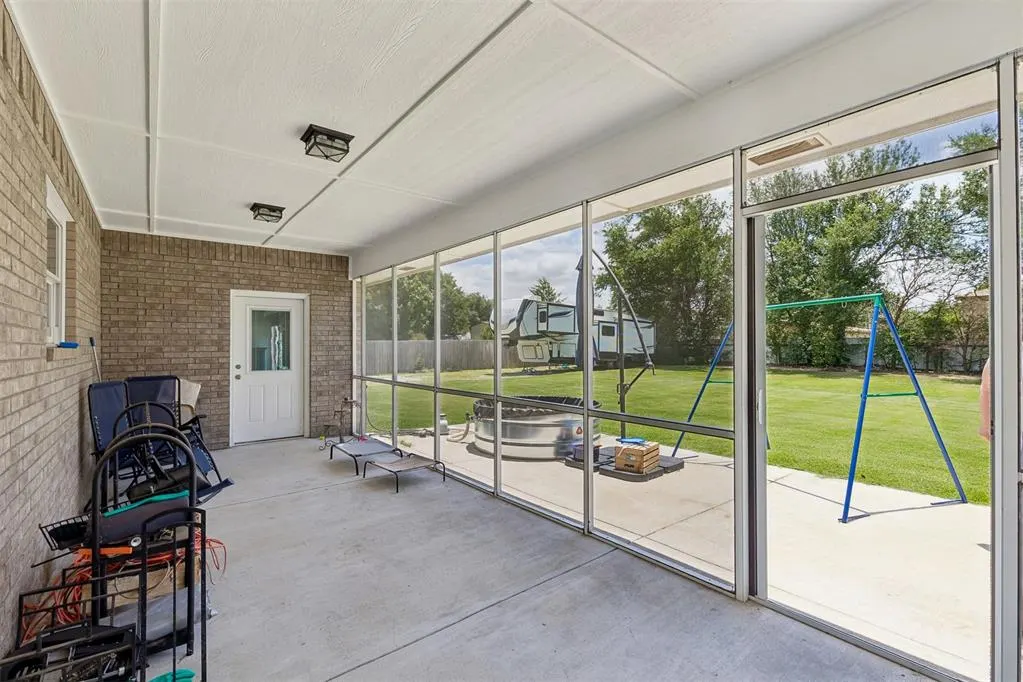 Photo 45 — 940 NW 35th Street, Moore, OK 73160