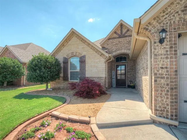 Photo 2 — 19217 Butterfly Boulevard, Edmond, OK 73012