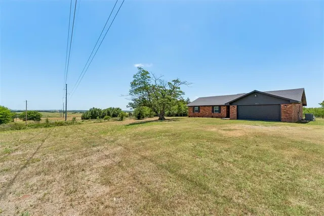 Photo 2 — 2814 County Street 2870 Street, Chickasha, OK 73018