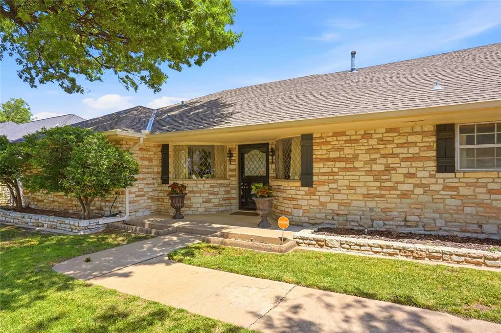 Photo 4 — 3009 Hemingford Lane, Oklahoma City, OK 73120