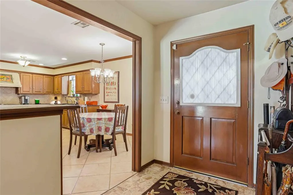 Photo 5 — 3009 Hemingford Lane, Oklahoma City, OK 73120