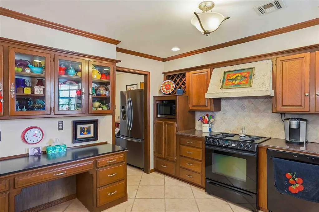 Photo 14 — 3009 Hemingford Lane, Oklahoma City, OK 73120