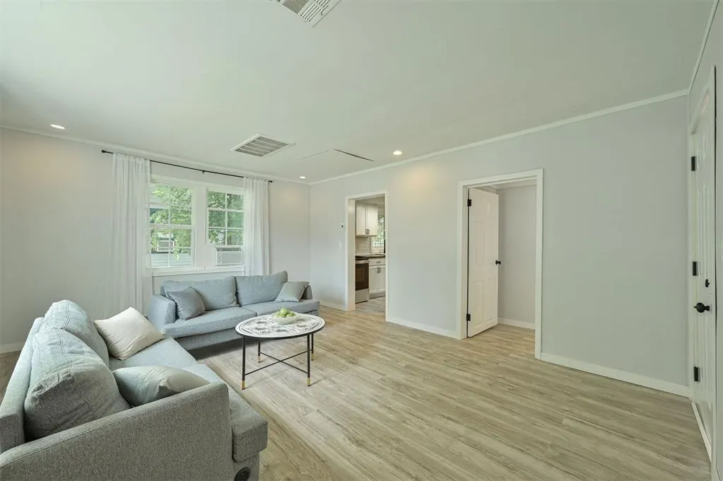 Photo 4 — 3609 13th Street, Oklahoma City, OK 73107