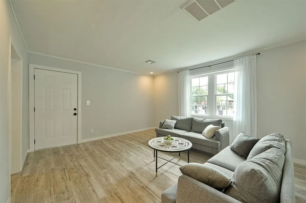 Photo 6 — 3609 13th Street, Oklahoma City, OK 73107