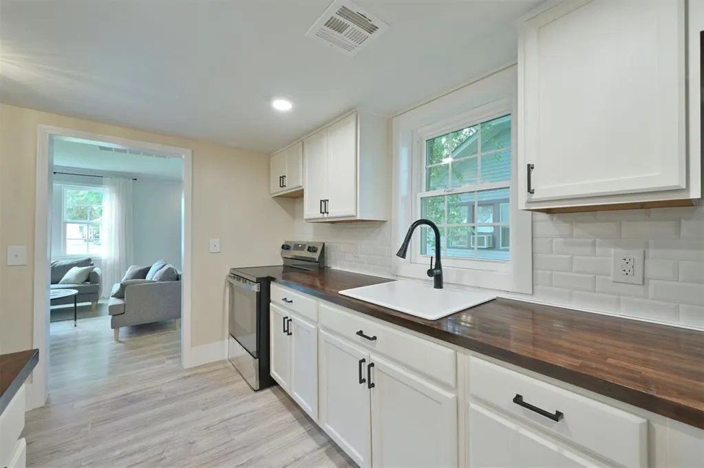 Photo 9 — 3609 13th Street, Oklahoma City, OK 73107