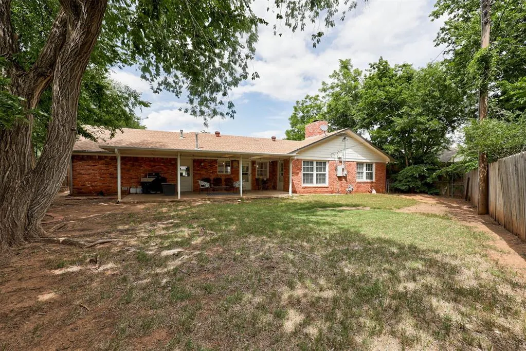 Photo 29 — 2304 Barclay Road, The Village, OK 73120