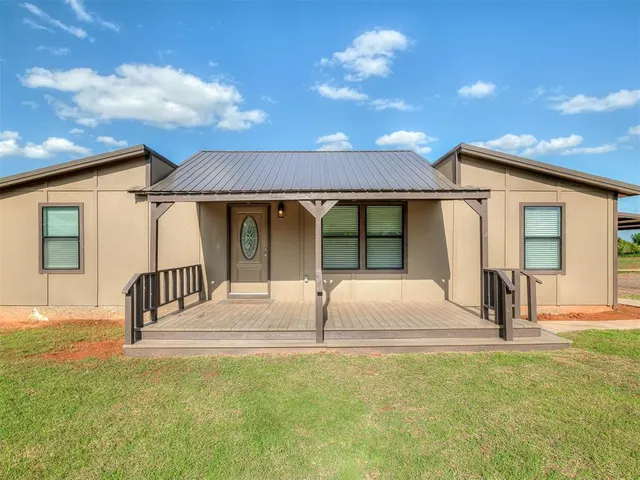 Photo 4 — 2092 County Road 1244, Tuttle, OK 73089