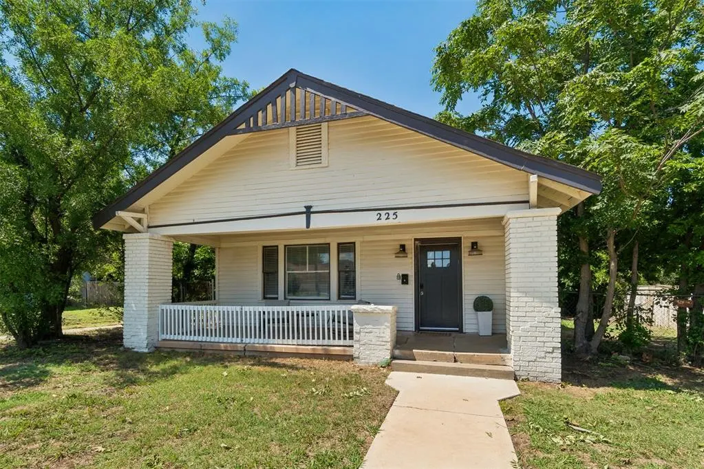 Front exterior — 225 NW 25th Street, Oklahoma City, OK 73103