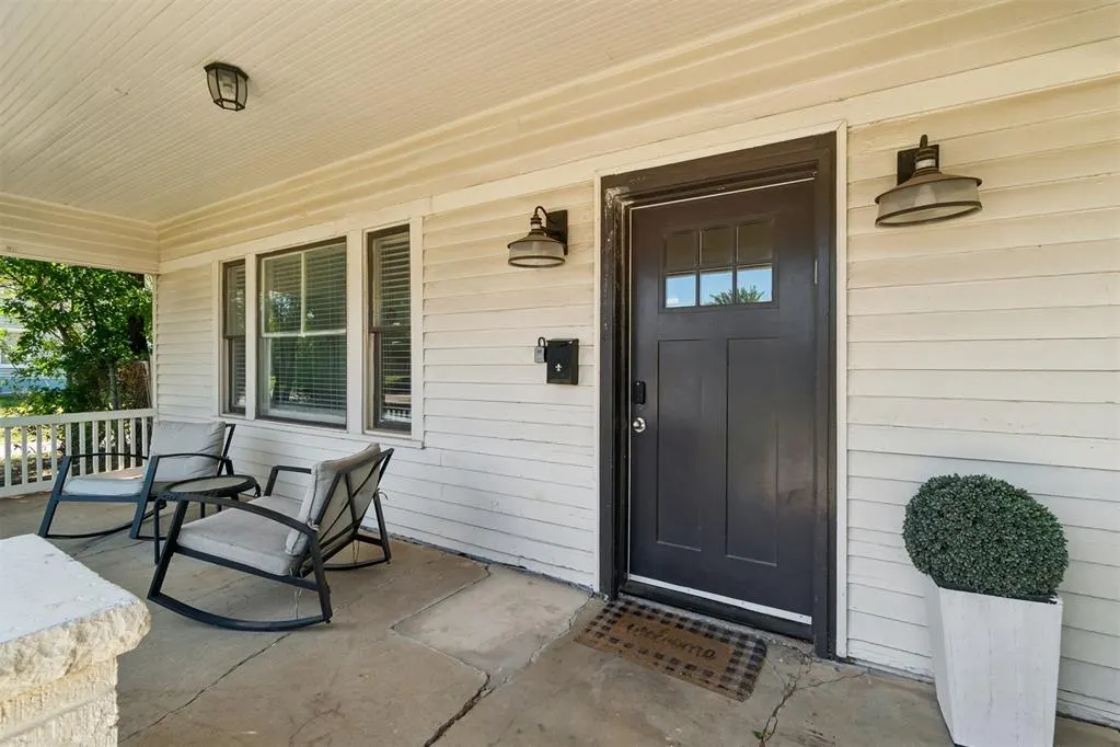Photo 2 — 225 NW 25th Street, Oklahoma City, OK 73103