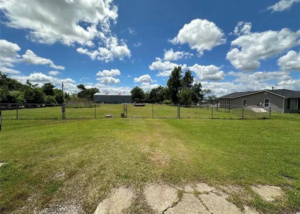 Photo 7 — 2418 Ellis Drive, Shawnee, OK 74804