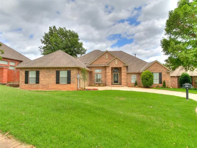 Front exterior — 3904 Shortgrass Road, Edmond, OK 73003