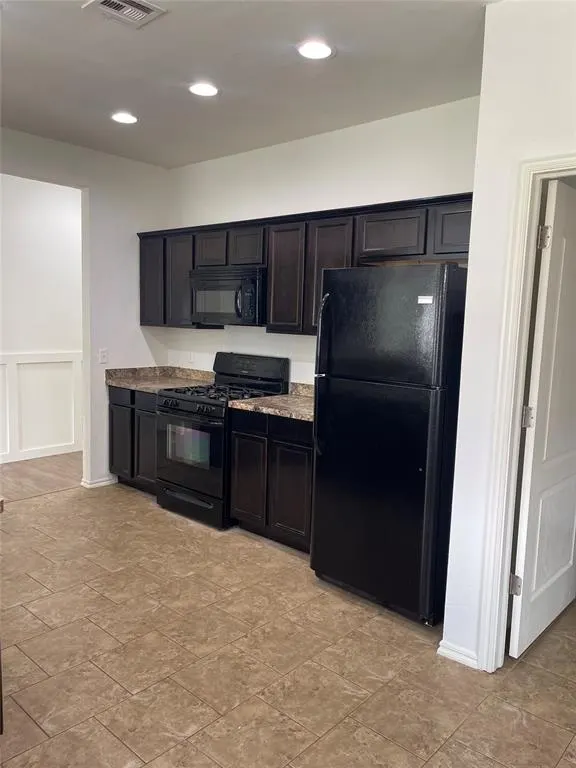 Photo 6 — 9216 NW 71st Street, Yukon, OK 73099