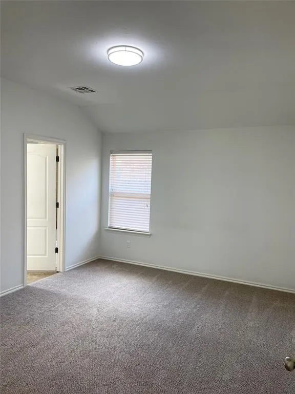 Photo 9 — 9216 NW 71st Street, Yukon, OK 73099