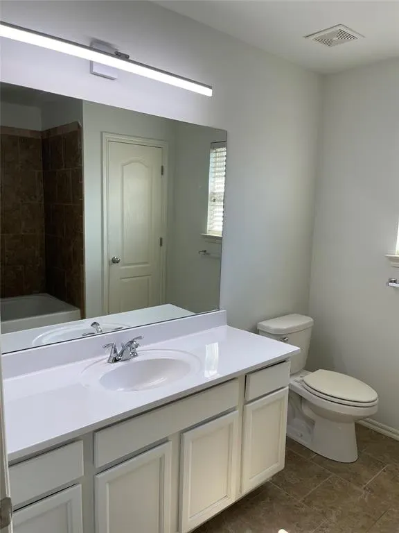Photo 11 — 9216 NW 71st Street, Yukon, OK 73099