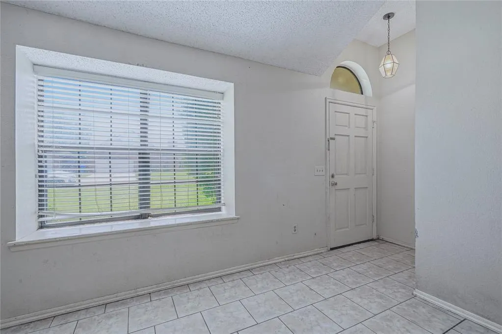 Photo 4 — 3209 Bismarc Lane, Norman, OK 73072