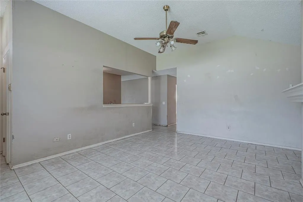 Photo 5 — 3209 Bismarc Lane, Norman, OK 73072