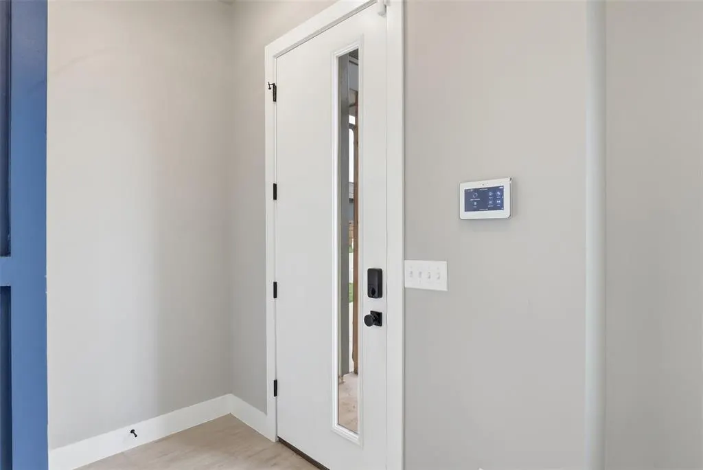 Photo 4 — 2618 Crescent Avenue, Oklahoma City, OK 73120