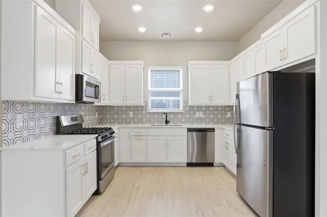 Photo 7 — 2618 Crescent Avenue, Oklahoma City, OK 73120