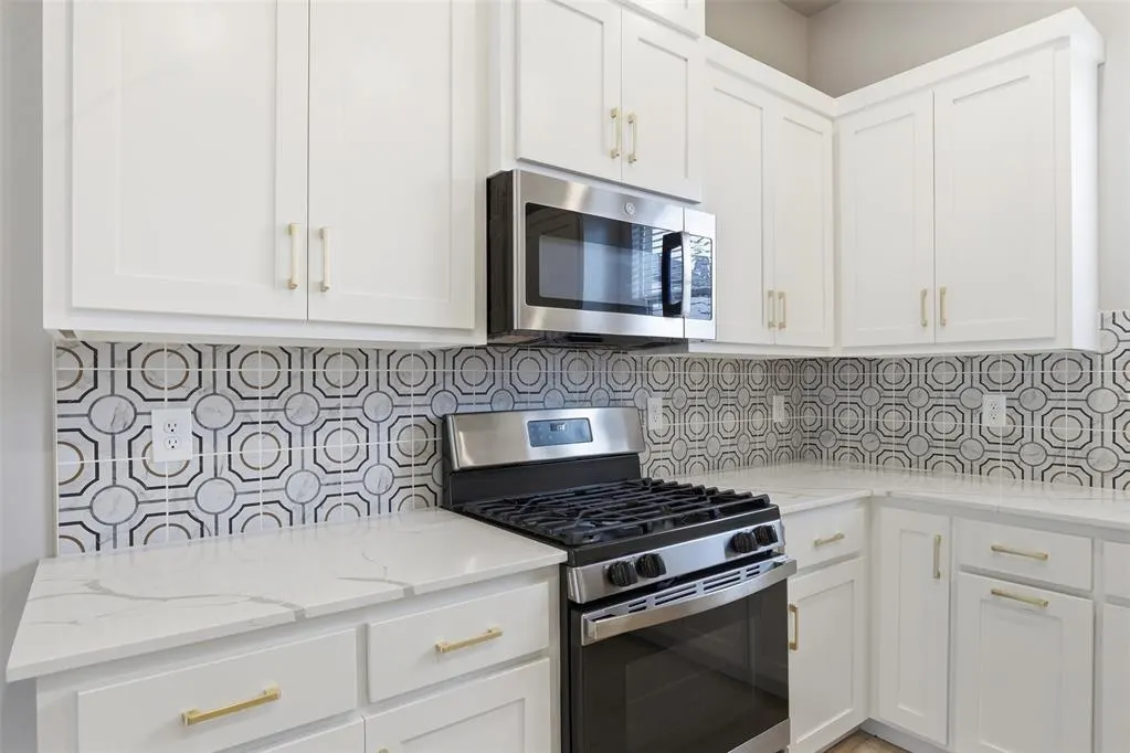 Photo 8 — 2618 Crescent Avenue, Oklahoma City, OK 73120