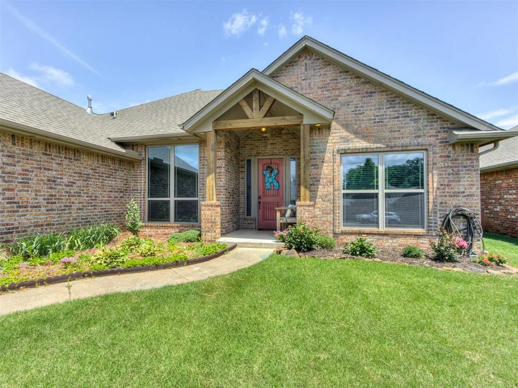 Photo 2 — 4725 Rosewood Court, Noble, OK 73068