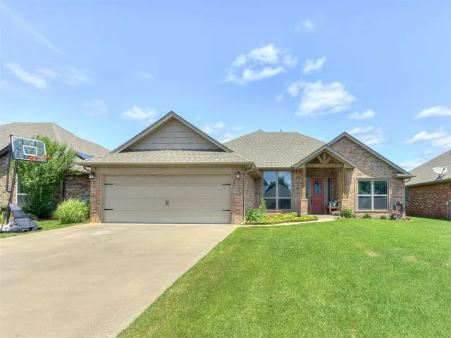 Photo 3 — 4725 Rosewood Court, Noble, OK 73068
