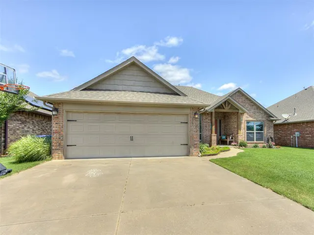Photo 4 — 4725 Rosewood Court, Noble, OK 73068