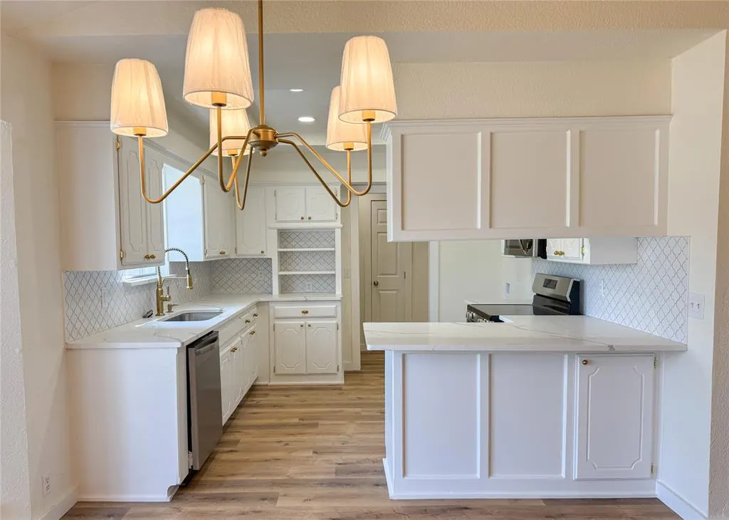 Photo 2 — 117 N Grand Fork Drive, Edmond, OK 73003