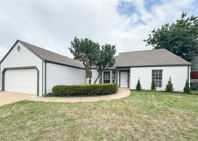 Photo 6 — 117 N Grand Fork Drive, Edmond, OK 73003