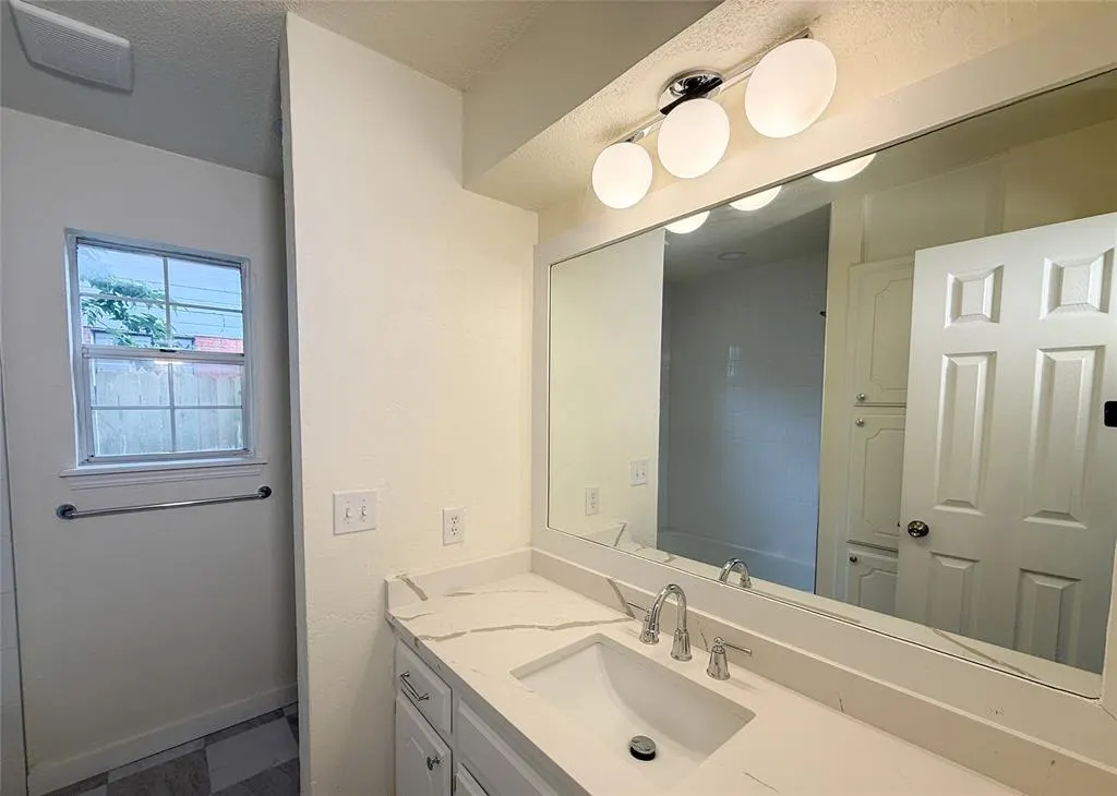 Photo 21 — 117 N Grand Fork Drive, Edmond, OK 73003